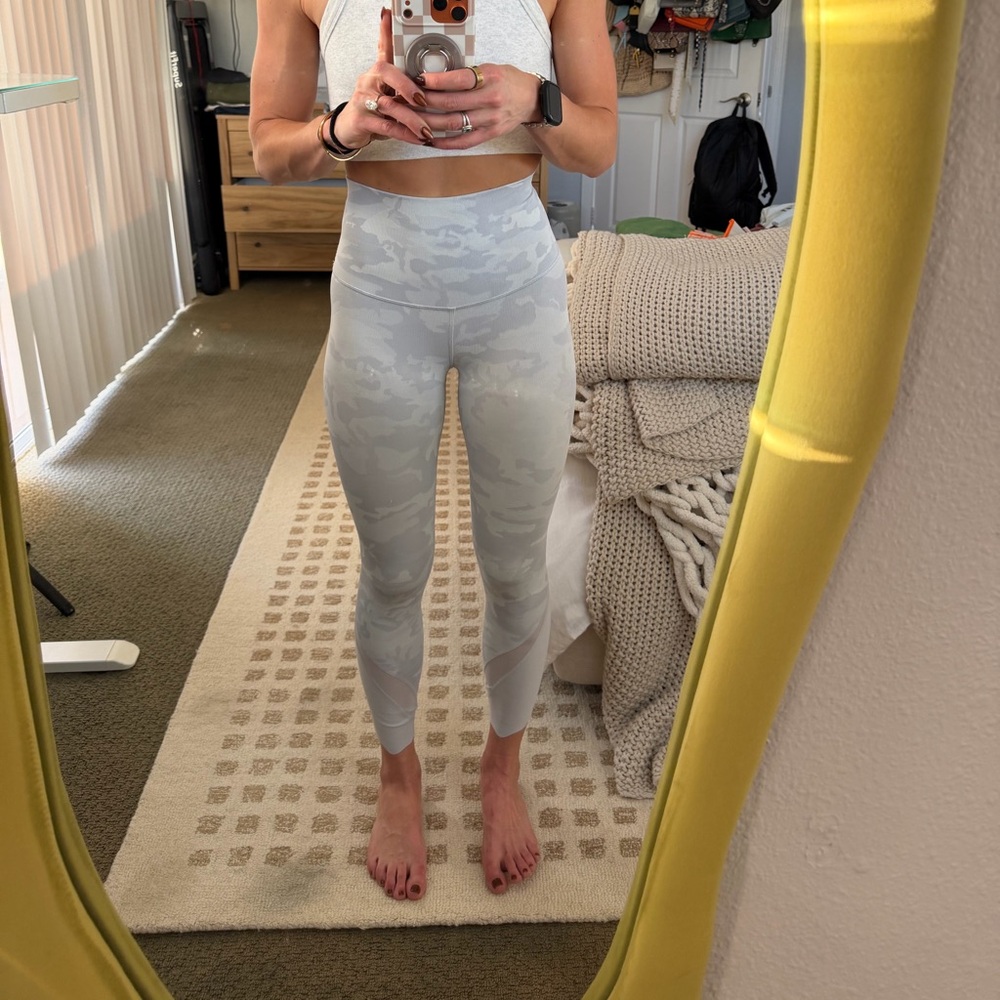 Lululemon Wunder Under Gray and white Camo Leggings